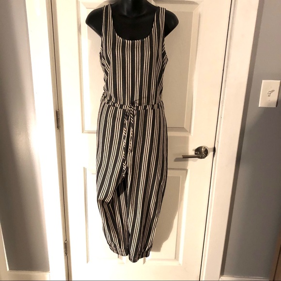 Anthropologie Pants - NWT Anthropologie Linen Denim Crop Jumpsuit Romper